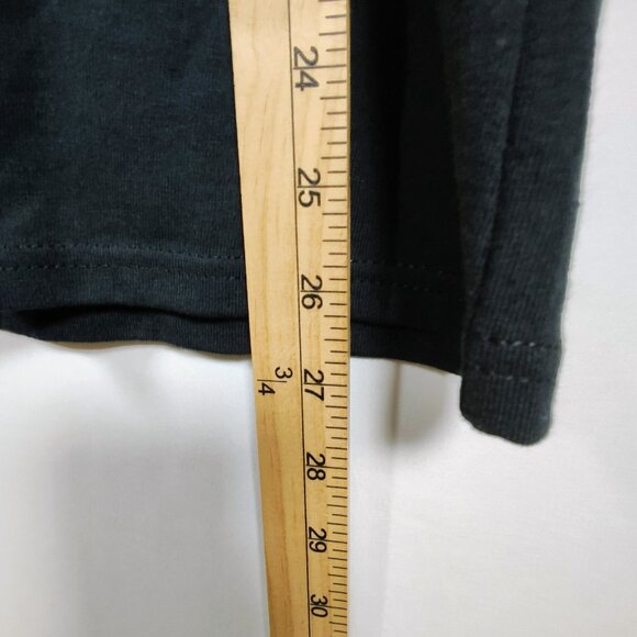 Graceland Women's Medium Elvis Presley Las Vegas Sequin Black T-Shirt NWOT - Picture 7 of 9